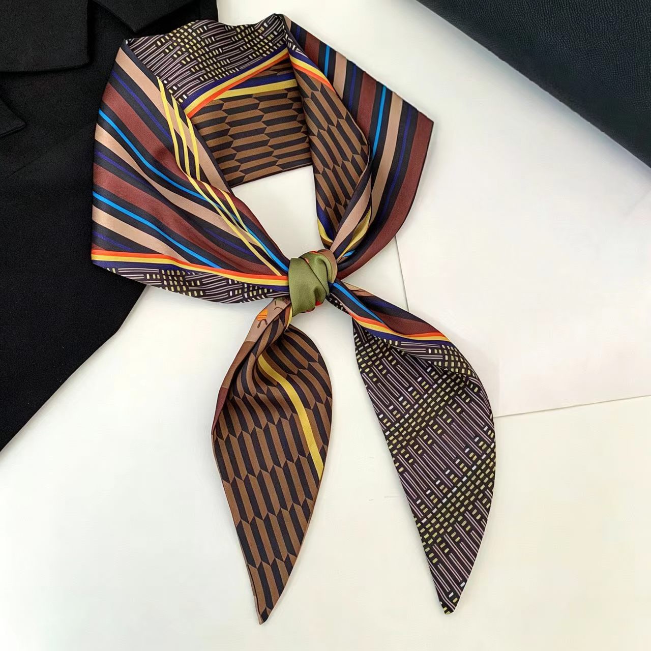 Foulard en soie biaisé imprimé - Women Bags On Sale avis et prix