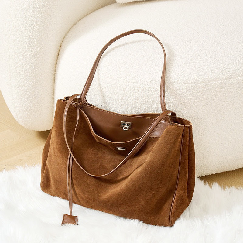 Sac fourre-tout en cuir de vac - Women Bags 2026 Trends avis et prix